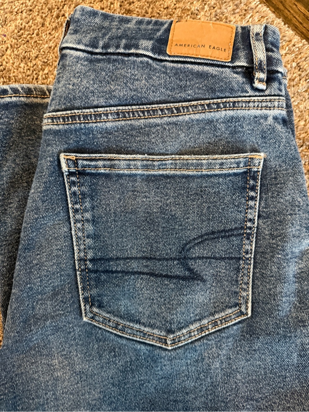 American Eagle Outfitters High-Rise Wide-Leg Jeans in Medium Blue size 4 stretch - Picture 5 of 16